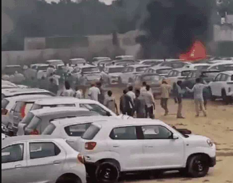 प्रयागराज गैरेज में 390 से अधिक गाड़ियां खड़ी थी