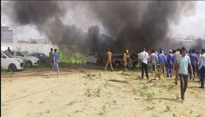 प्रयागराज : मारुति सुजुकी के गैराज में भयंकर आग,