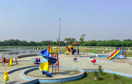 बच्चों के खेलने का क्षेत्र वेदवन