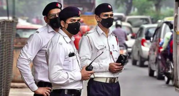 ट्रैफिक पुलिसकर्मी
