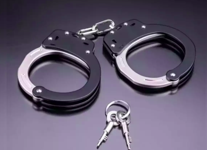 मणिपुर हत्या शख्स घोटालेबाज गिरफ्तार लड़के