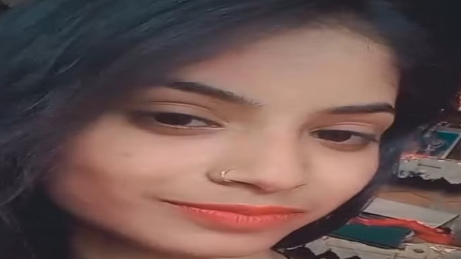 परीक्षा में प्रथम श्रेणी में न आने पर छात्रा ने की खुदखुशी, यह देख परिजनों के उड़े होश