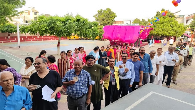 राजनाथ, स्मृति, राहुल समेत कई दिग्गज नेताओं के भाग्य का होगा फैसला