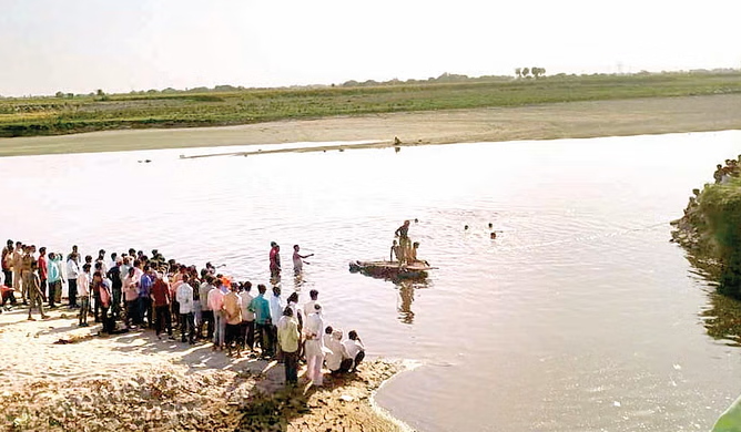 यमुना में नहाते समय दो दोस्तों की डूबकर हुई मौत।