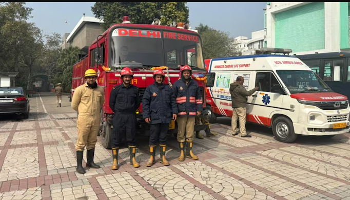 नोएडा के 50 से अधिक स्कूलों को मिली बम से उड़ाने की धमकी