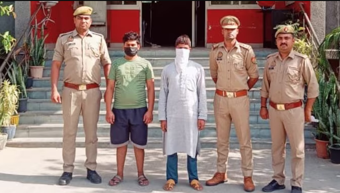 नोएडा: दंपति को गन्ने के जूस में लार मिलाकर पिलाने वाले दो युवकों को किया गिरफ्तार।