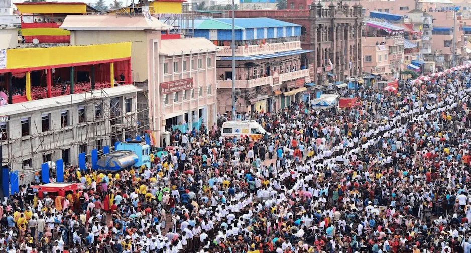 ओडिशाः पुरी की जगन्नाथ रथ यात्रा के दौरान मची भगदड़, कई श्रद्धालु हुए घायल।
