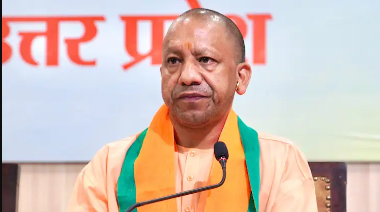 यूपी में कांवड़ मार्गों पर खाने-पीने की दुकानों पर लगानी होगी 'नेमप्लेट