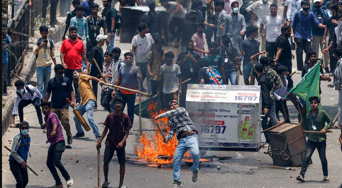 1,000 भारतीय छात्र बांग्लादेश से स्वदेश लौटे