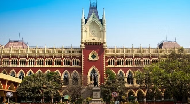 डॉक्टर मर्डर केश: HC का फूटा गुस्सा, कहा- प्रिंसिपल को क्यों बचा रहे, कोर्ट ने कोलकाता कॉलेज के पूर्व प्रिंसिपल को छुट्टी पर जाने दिया निर्देश।