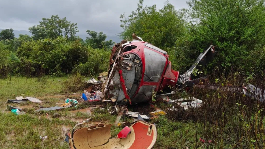 मुंबई से हैदराबाद जा रहा हेलीकॉप्टर दुर्घटनाग्रस्त