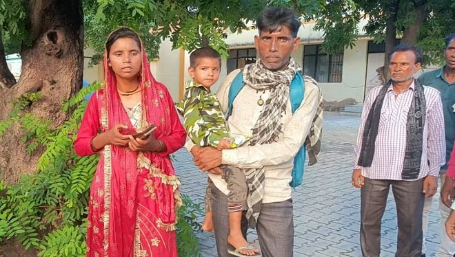 मैनपुरी में डंपर ने बाइक सवारों को रौंदा