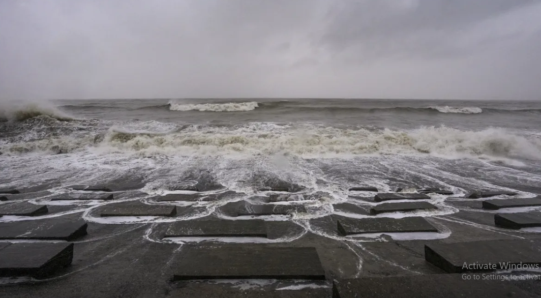 ओडिशा में चक्रवात 'दाना' की आहट