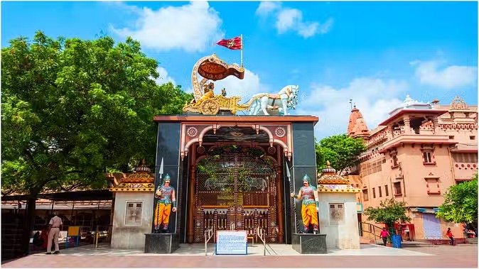 मथुरा: कृष्ण नगरी में बड़ा आंदोलन की शुरुआत