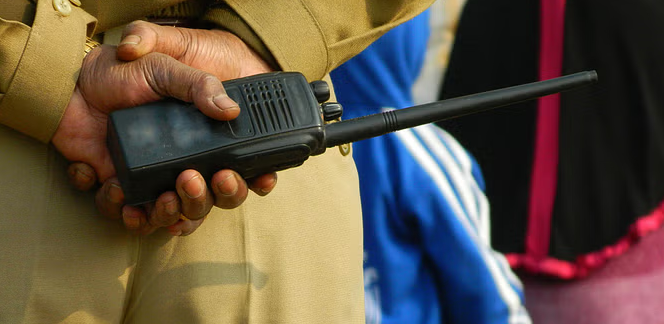 रेस्तरां में किशोरी संग खाना खा रहे युवक को पकड़ा