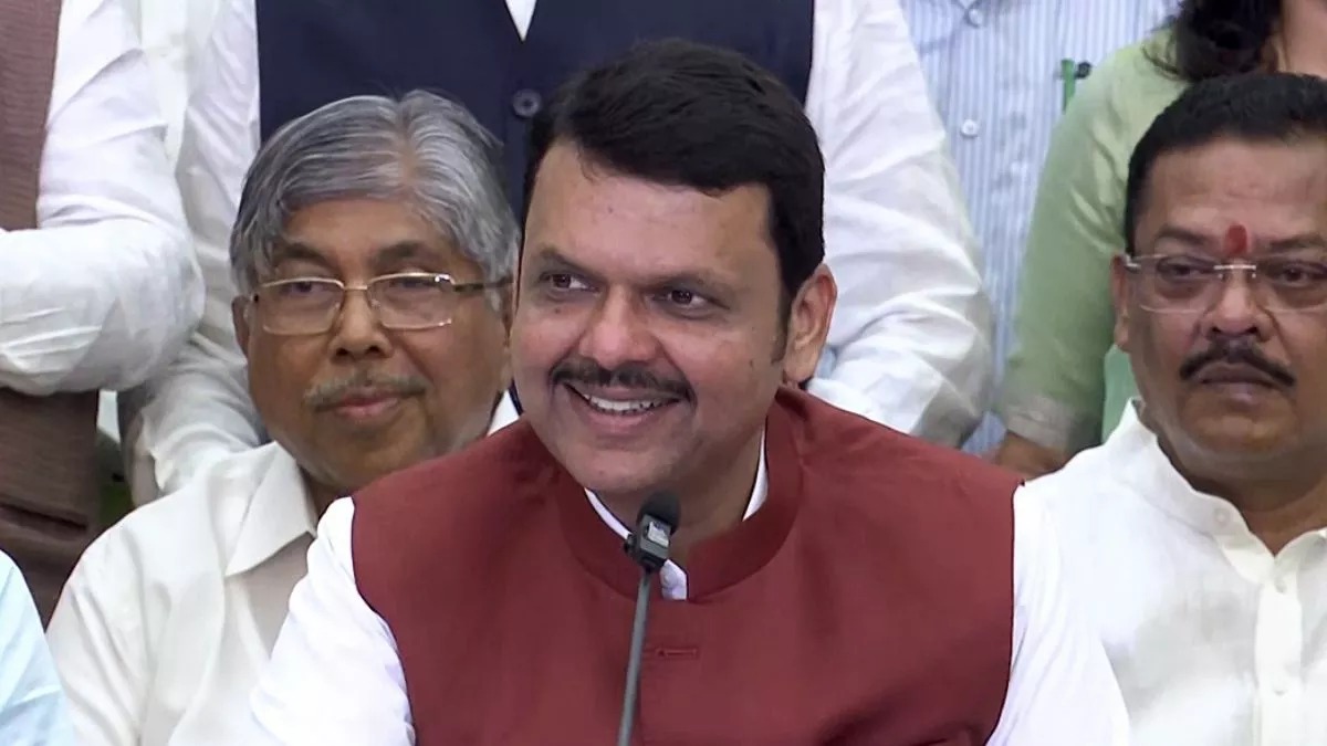 Maharashtra: समंदर बनकर 5 साल बाद लौटे फडणवीस