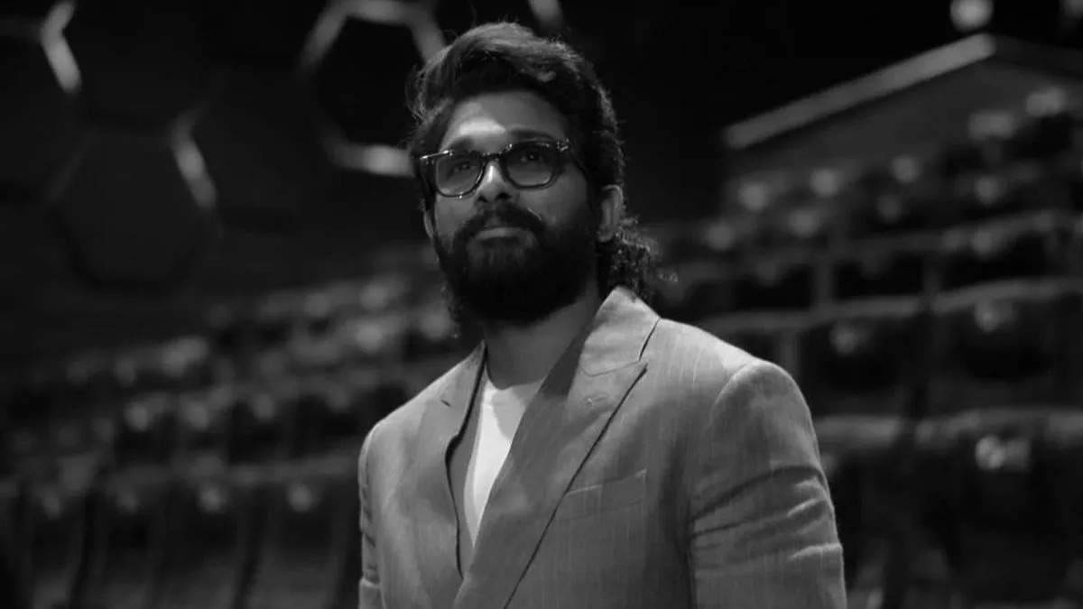 अल्लू अर्जुन के आवास पर फेंके गए टमाटर, गुस्साए लोगों ने किया जमकर विरोध प्रदर्शन