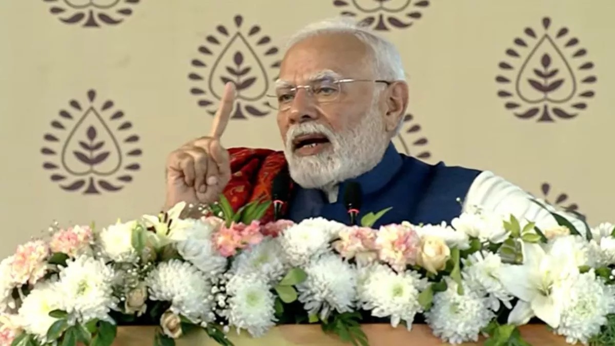 PM मोदी ने कहा- चाहता तो मैं भी शीशमहल बनवा सकता था