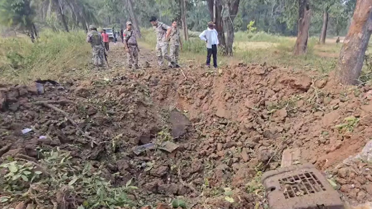 बीजापुर में सुरक्षाबलों पर नक्सलियों का बड़ा हमला, 9 जवान शहीद.
