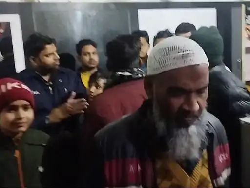 मथुरा के फरह में चोरों ने बंद मकान को बनाया निशाना