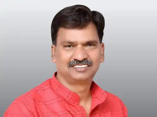 कांग्रेस सांसद पर लगा दुष्कर्म का आरोप