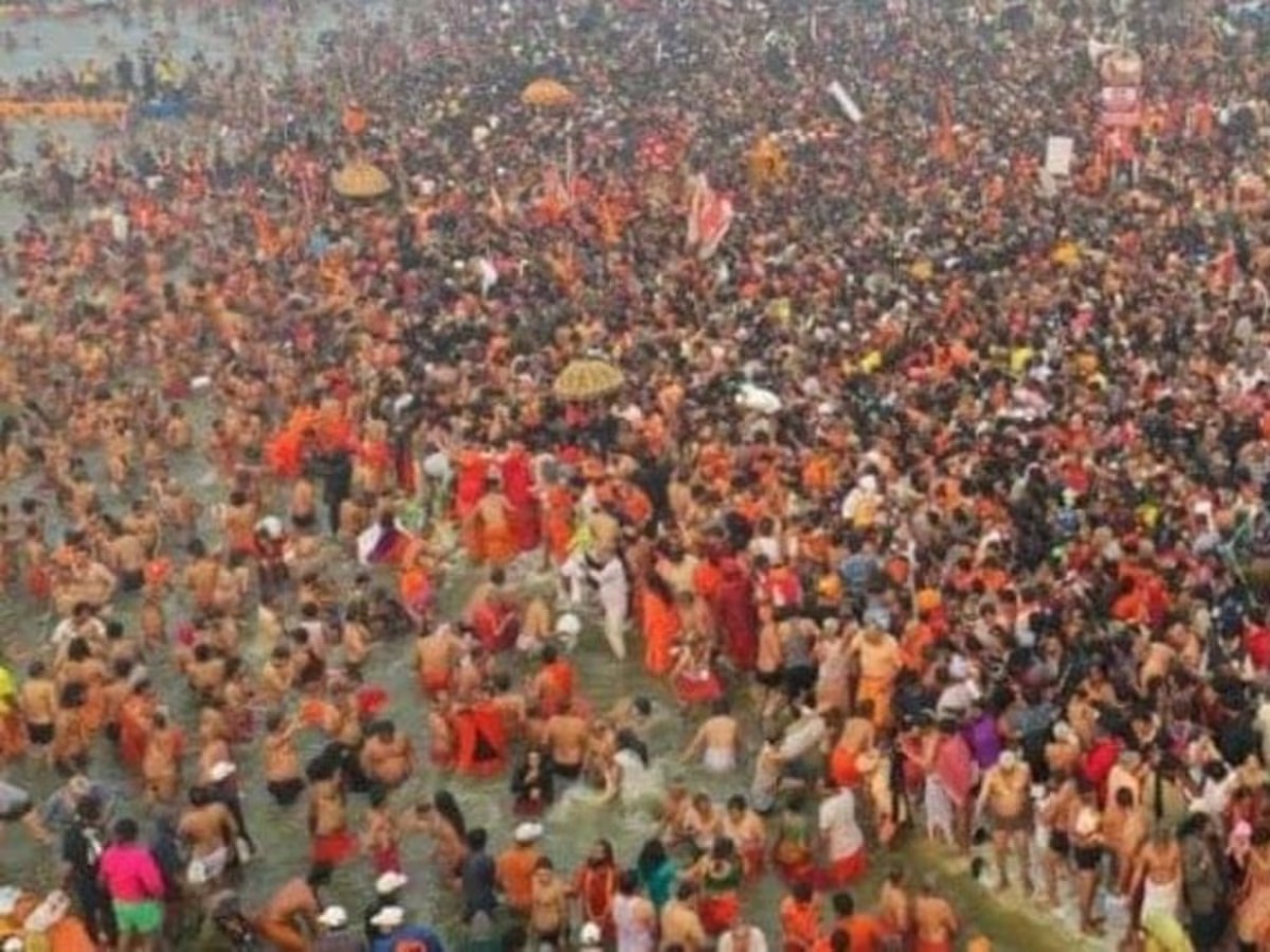 मौनी अमावस्या पर गंगा स्नान में उमड़ी भीड़, 5 करोड़ से अधिक श्रद्धालु पहुंचे