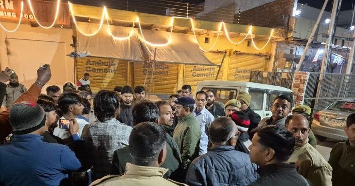 वृंदावन में गोलीबारी से सनसनी