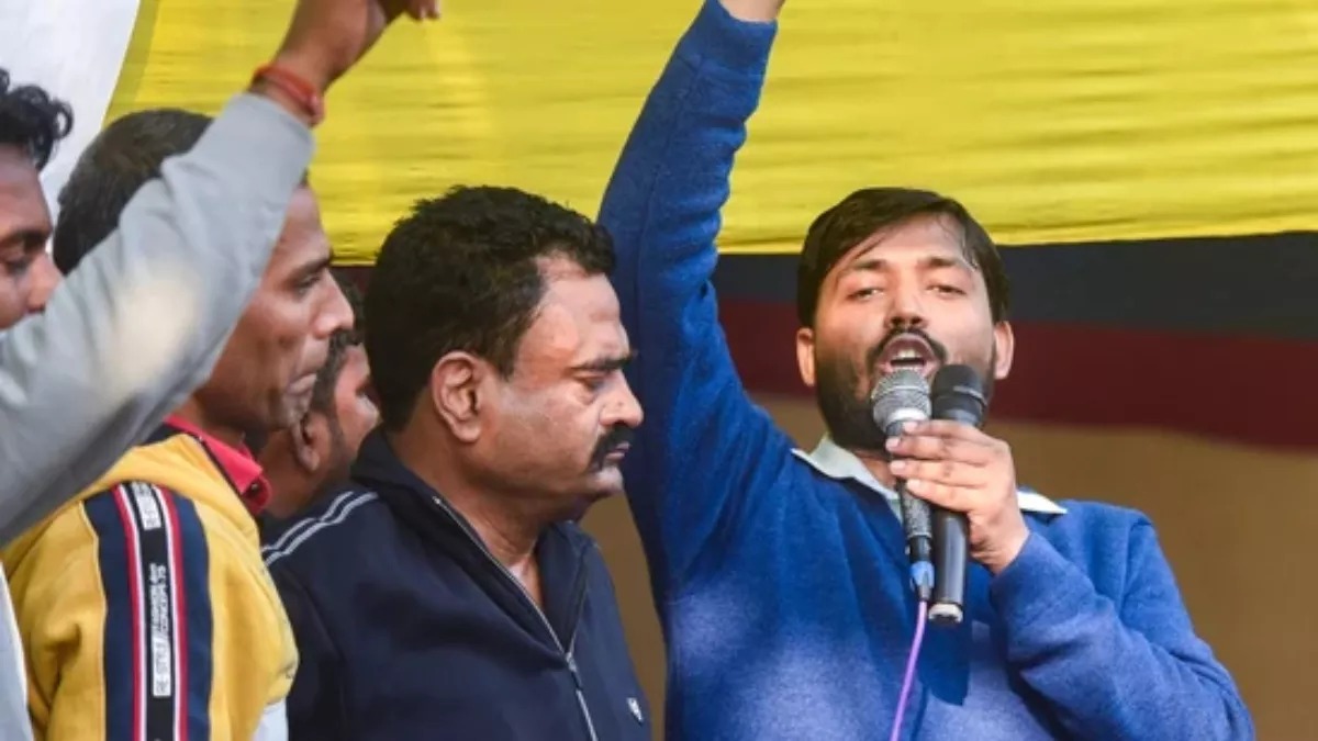  बीपीएससी परीक्षा को लेकर अभ्यर्थियों के साथ सड़क पर उतरे खान सर