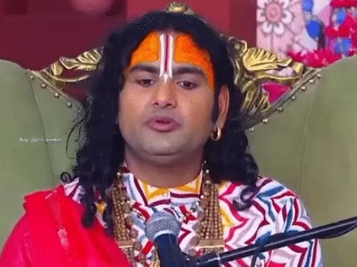 वृंदावन में बोले कथावाचक अनिरुद्धाचार्य