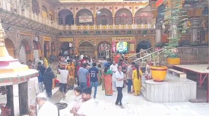 मथुरा के द्वारकाधीश मंदिर में मनाया गया श्रीवल्लभाचार्य जी का 548वां जन्मोत्सव, श्रद्धा और भक्ति का अद्भुत संगम