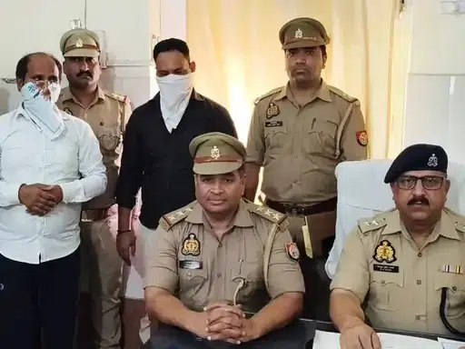 मथुरा: जीआरपी पुलिस ने यात्रियों का सामान चुराने वाले गिरोह के दो शातिर चोर गिरफ्तार