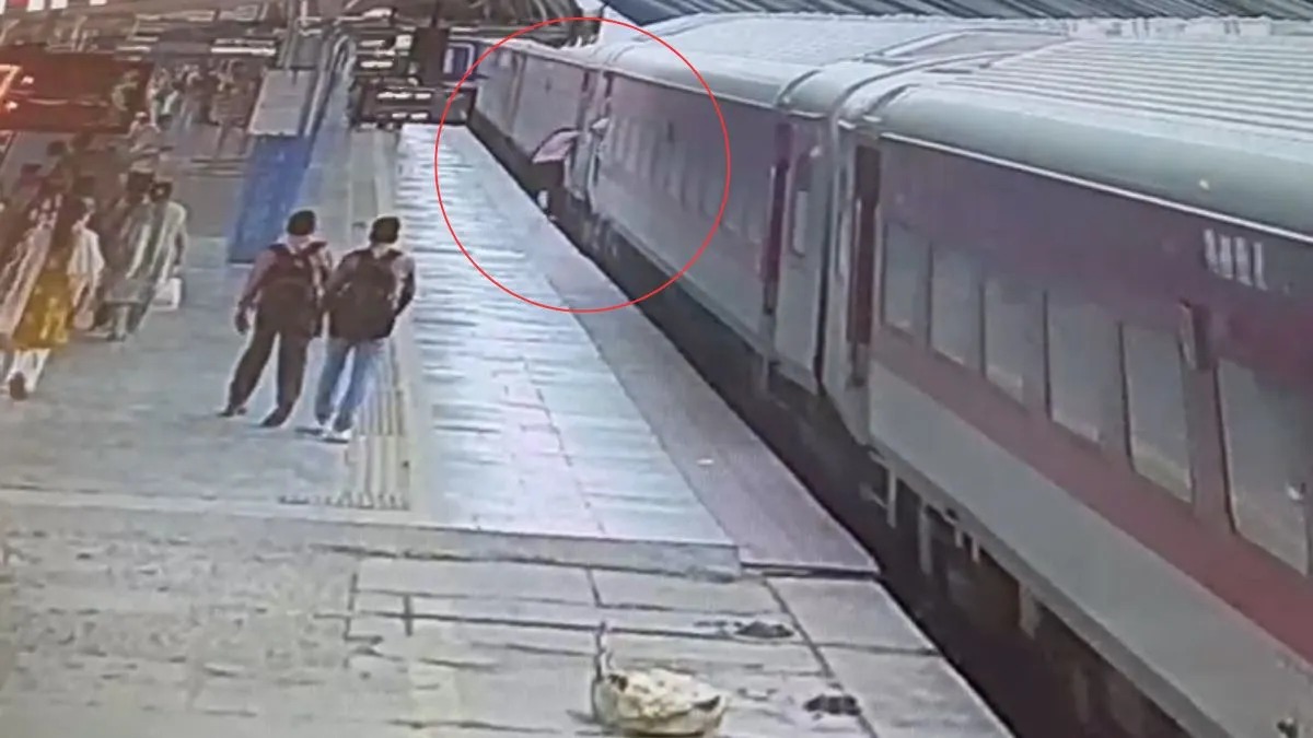 पंजाब में चलती ट्रेन में चढ़ने की कोशिश में युवती के साथ हुआ खौफनाक हादसा