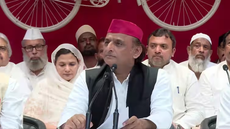 सपा ने तीन विधायकों को पार्टी से निष्कासित किया,