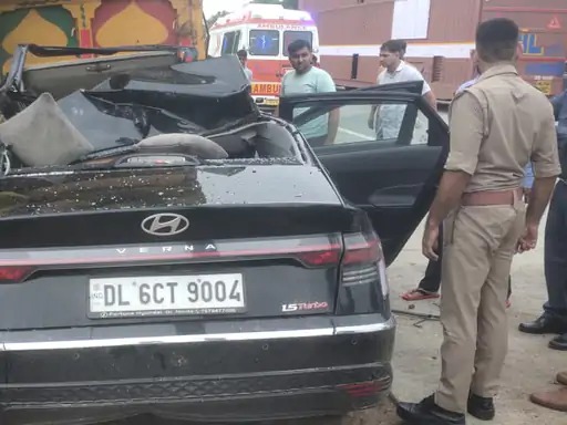 मथुरा: यमुना एक्सप्रेसवे पर भीषण हादसा, एक की मौत, एक घायल