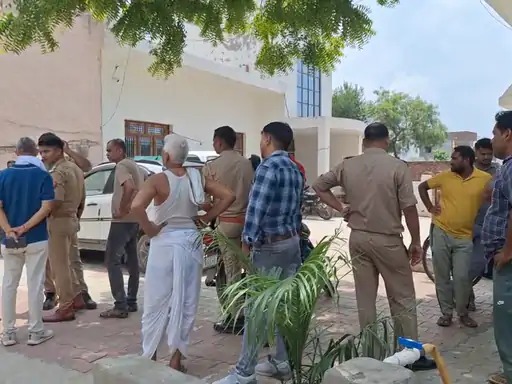 मथुरा: एक ही रात दो घरों में बड़ी चोरी, करीब 20 लाख का सामान ले उड़े चोर