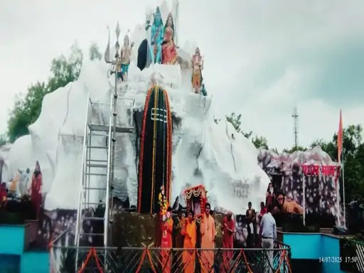 श्रावण के पहले सोमवार पर वृंदावन के वात्सल्य ग्राम में गूंजा 'हर हर महादेव