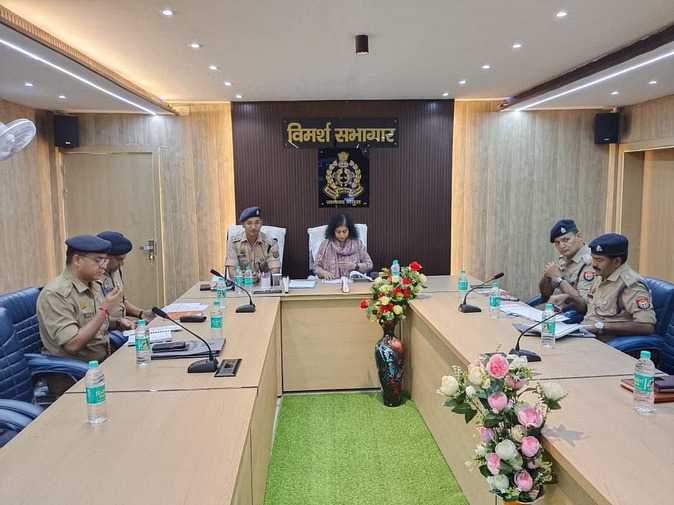 मथुरा: हरियाली तीज पर सुरक्षा व्यवस्था के कड़े इंतजाम, 25 पार्किंग स्थल तैयार