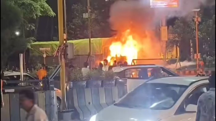 एयरपोर्ट रोड पर भीषण सड़क हादसा, तेज़ रफ्तार ट्रक ने रौंदे राहगीर