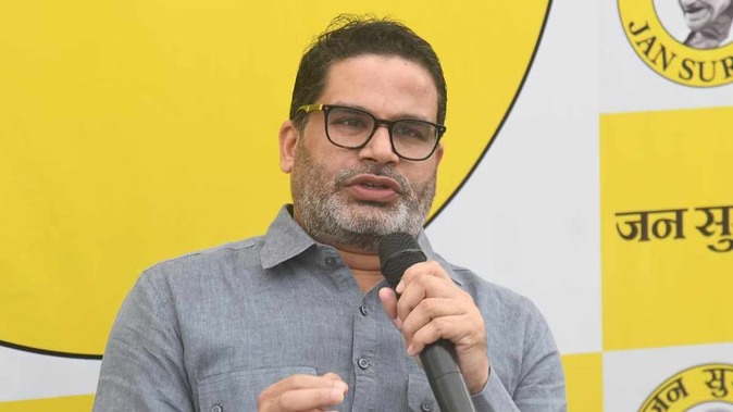 प्रशांत किशोर को चुनाव आयोग का नोटिस: दो राज्यों की वोटर लिस्ट में मिला नाम, तीन दिन में मांगा जवाब
