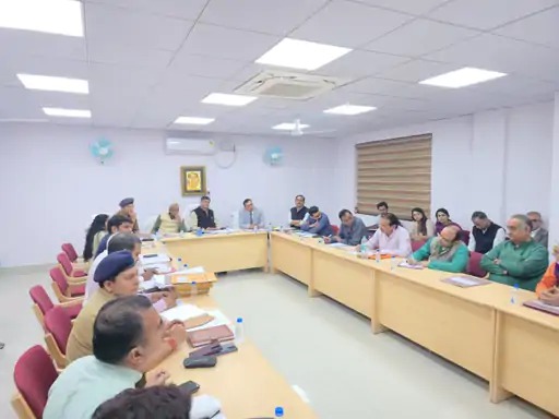 बांके बिहारी हाई पावर मैनेजमेंट कमेटी की सातवीं बैठक: तीन घंटे चली, लिए बड़े फैसले