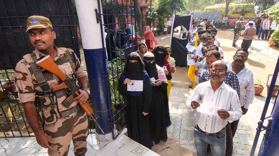 बिहार चुनाव: 1st फेज 121 सीटों पर वोटिंग खत्म, पहले चरण में 60.25 फीसदी हुआ मतदान